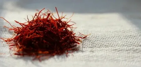 تصویر 1 از زعفران بهرامن نيم گرمي با بسته بندي استاندارد